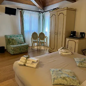 https://alloggi-ai-tessitori.hotelinveneto.com